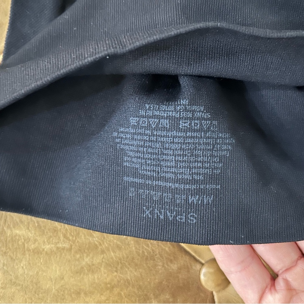 SPANX Classic Black Leggings - Picture 4 of 7